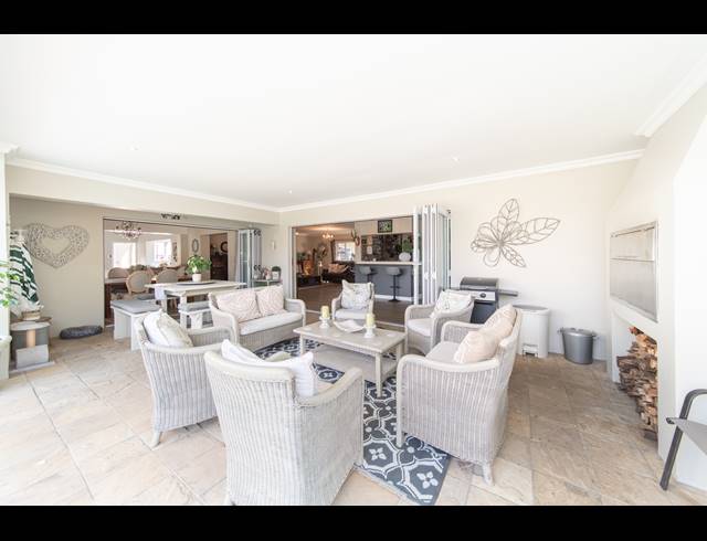 5 BEDROOM HOUSE FOR SALE IN VINCENT